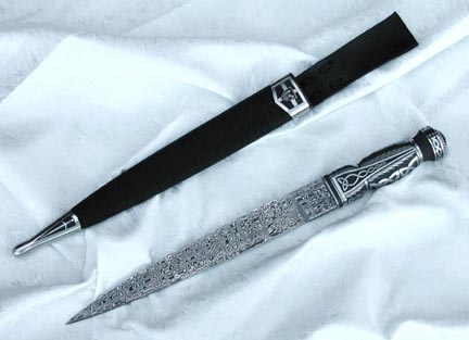 Brian Lyttle Custom Knifemaker: Damascus Knives - Dirks (Clicking on the photo will give an ENLARGED view)