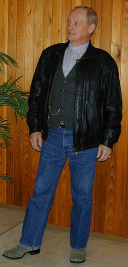 Brian Lyttle Custom Knifemaker: Tanto; jacket closed